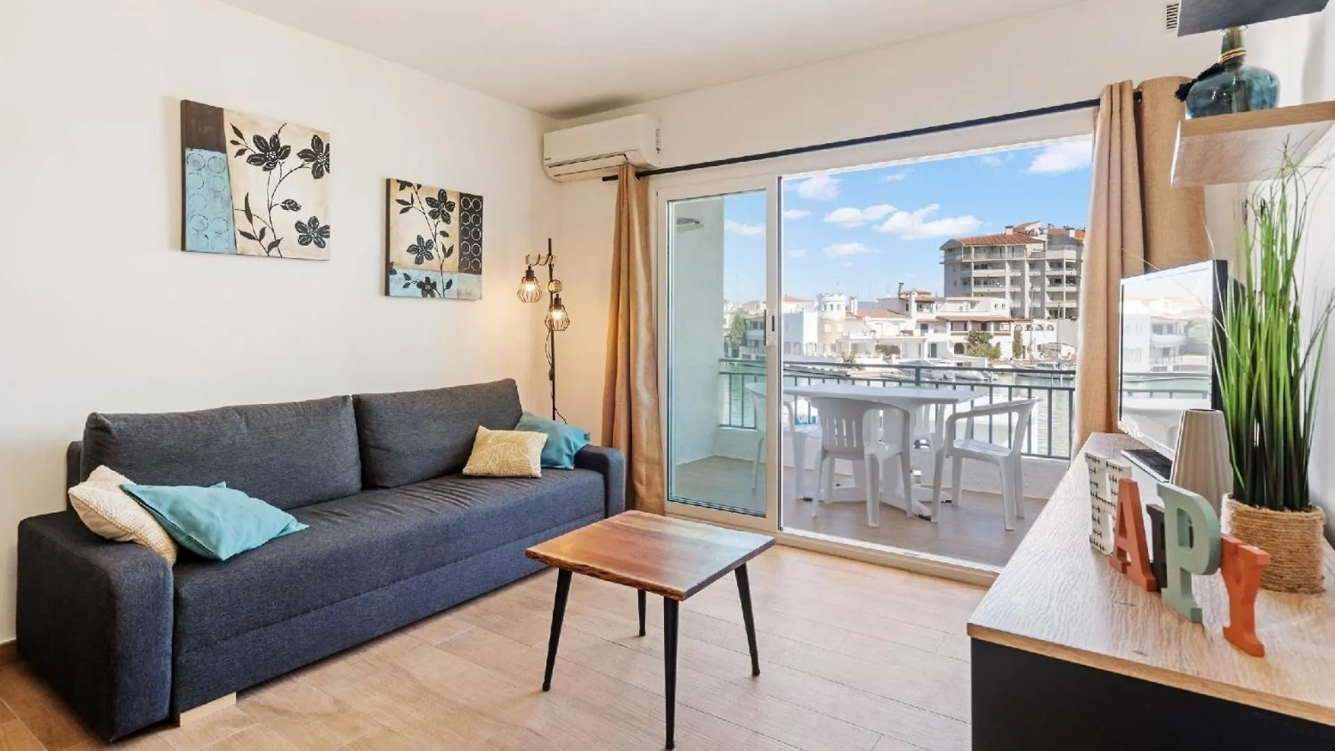 Ferienwohnung Fuer 4 Personen Ca 50 Qm In Empuriabrava, Costa Brava Golf De Roses