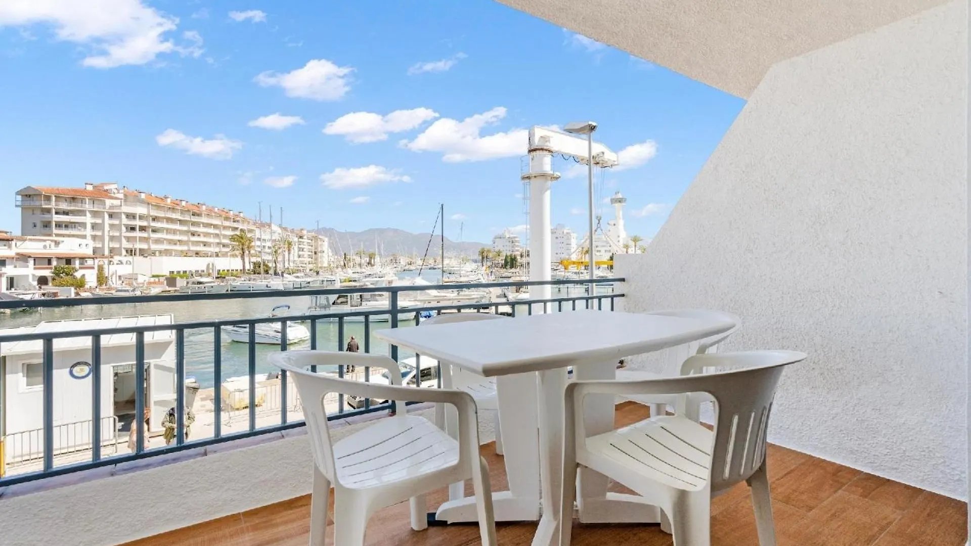 Ferienwohnung Fuer 4 Personen Ca 50 Qm In Empuriabrava, Costa Brava Golf De Roses